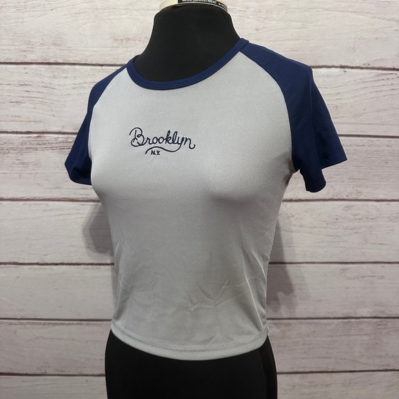 Papaya Navy and Gray Cropped Top Size Medium , Summer Tanks, Brooklyn Tank - Picture 1 of 6